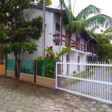 Recanto da Madre Guarda do Embaú Esterno foto